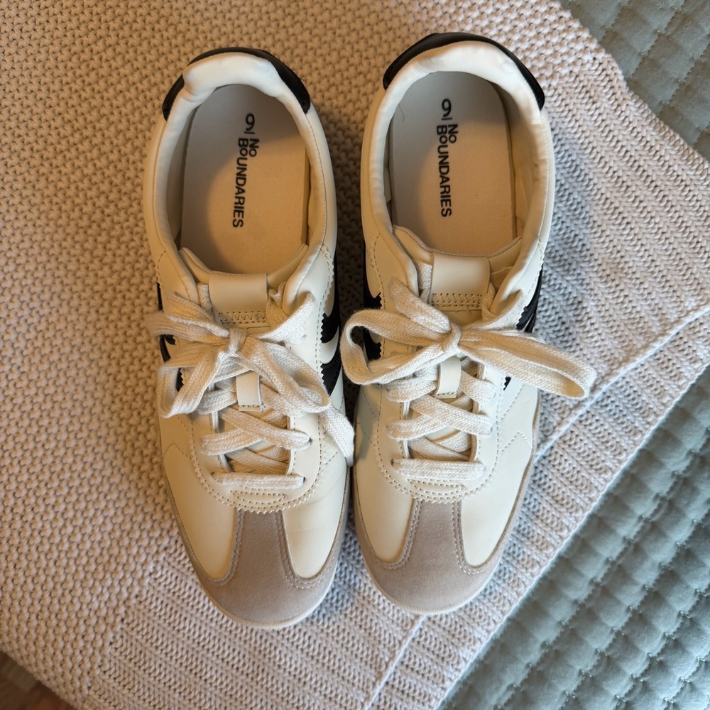 No Boundaries Black and White Sneakers Size 9 - Picture 5 of 8